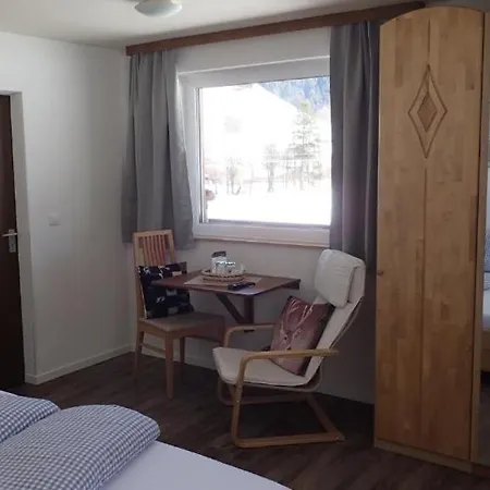 Lutz Alpenblick Bed & Breakfast Schattwald