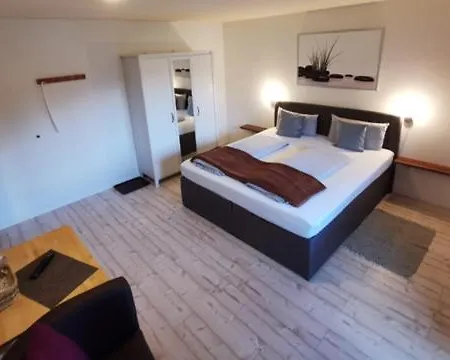 Lutz Alpenblick Bed & Breakfast *
