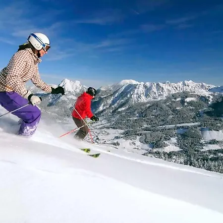 Lutz Alpenblick Bed & Breakfast 3*