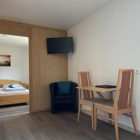 Lutz Alpenblick Bed & Breakfast