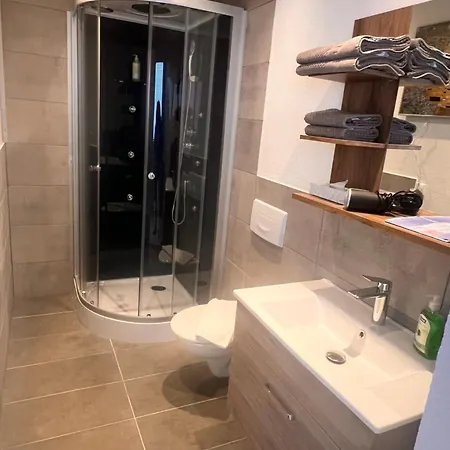 Lutz Alpenblick Bed & Breakfast Schattwald