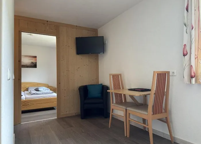 Lutz Alpenblick Bed & Breakfast