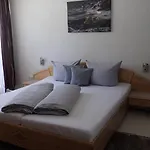 Lutz Alpenblick 3* شاتوالد