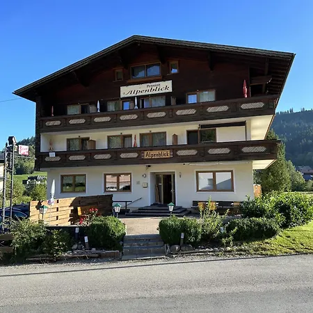Lutz Alpenblick 3* شاتوالد